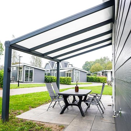 Vakantiehuis Met Vijverzicht Lathum Екстериор снимка