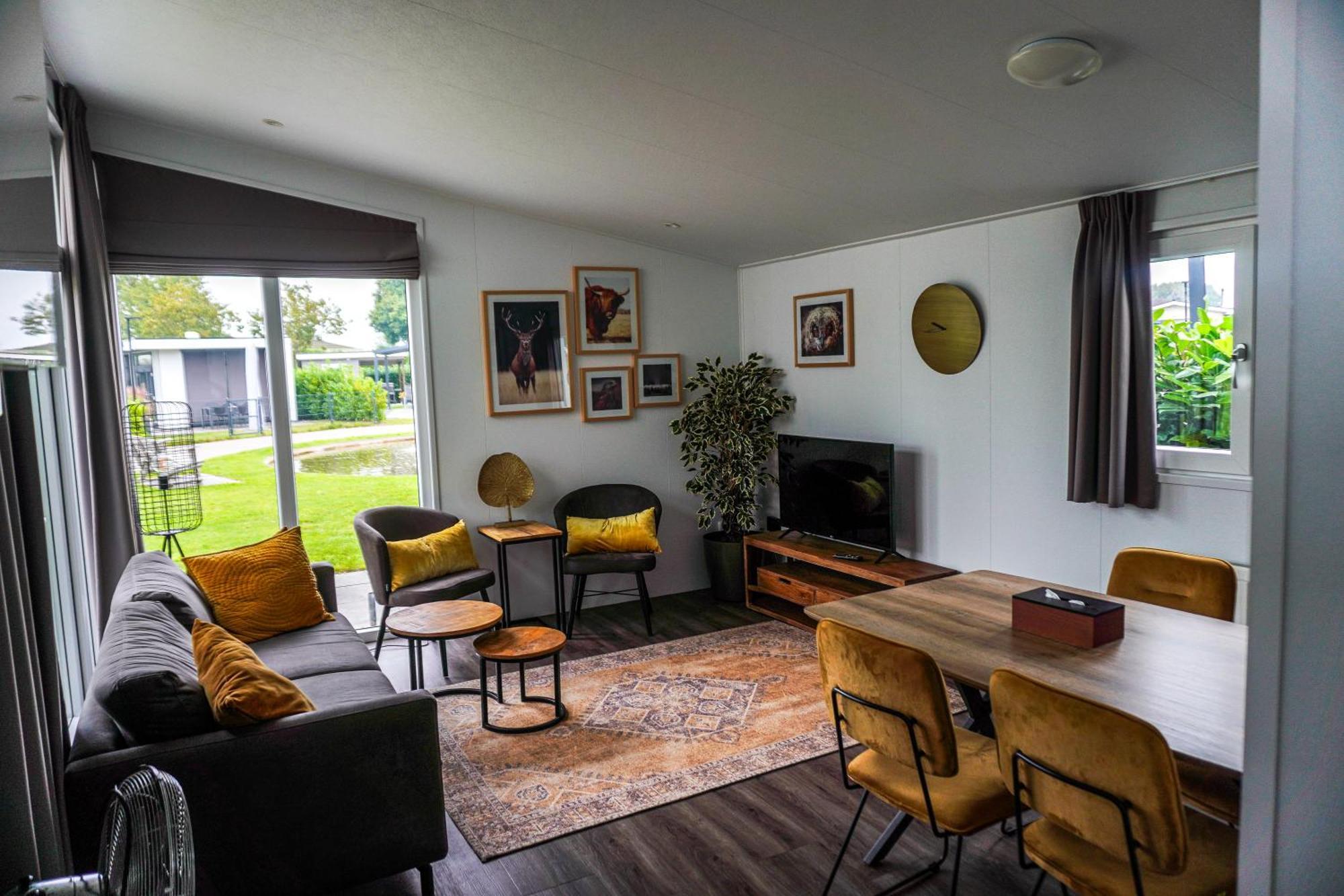 Vakantiehuis Met Vijverzicht Lathum Екстериор снимка