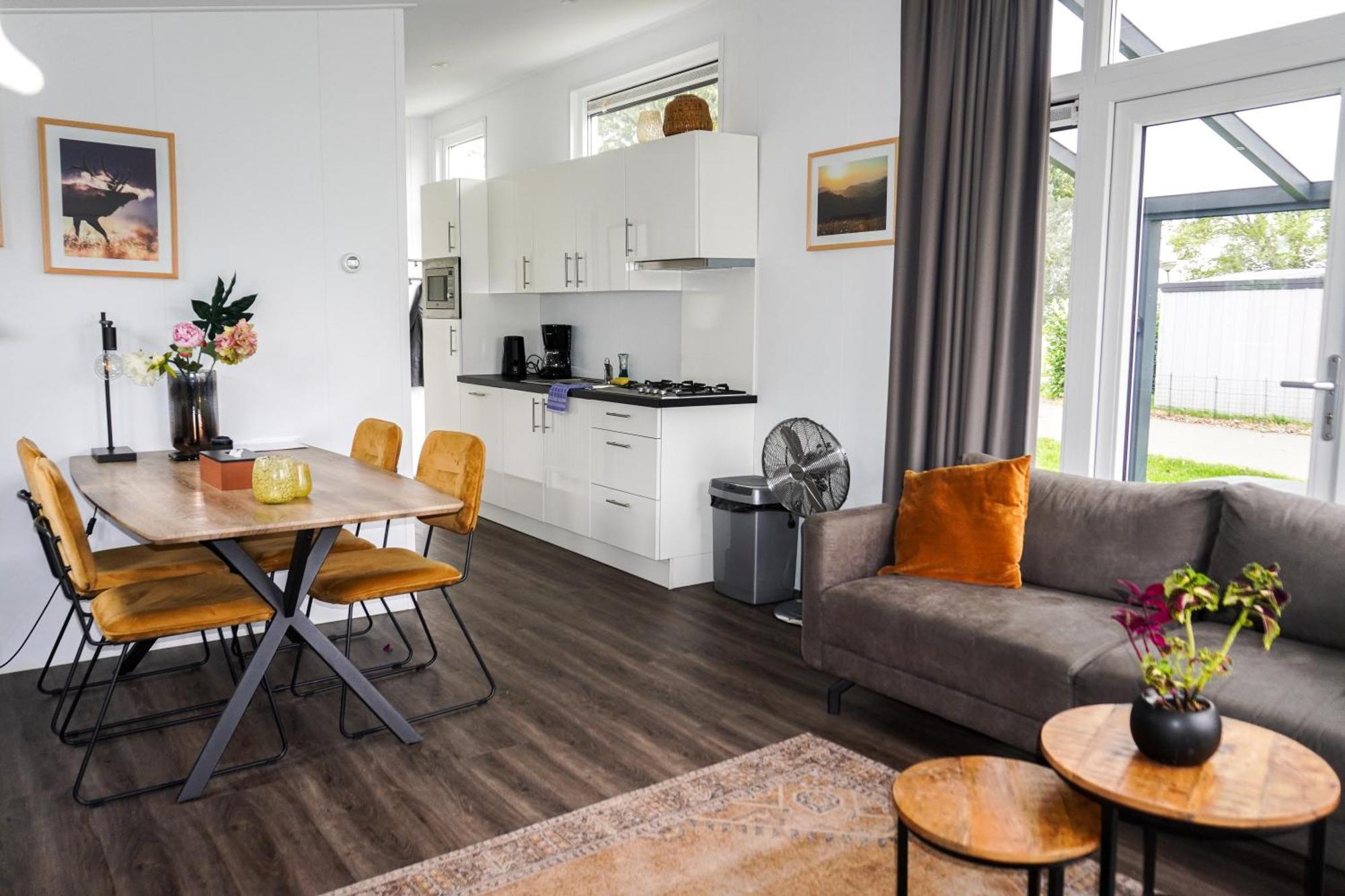 Vakantiehuis Met Vijverzicht Lathum Екстериор снимка